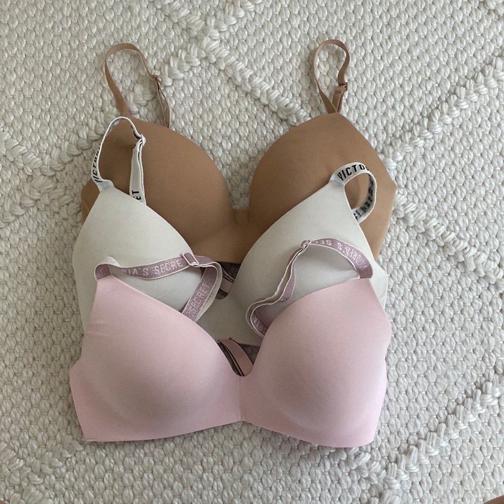 Victoria’s Secret T-Shirt Bra’s